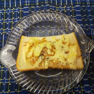 釜揚げと柚子ごしょうのチーズトースト